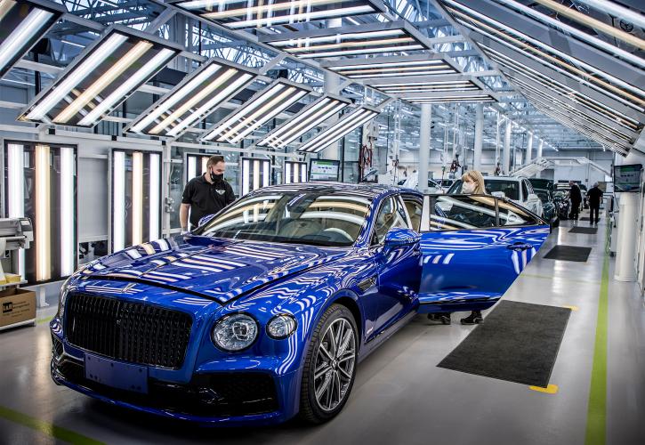 Η Bentley ανακοινώνει το τέλος παραγωγής του 12κύλινδρου κινητήρα W12 το 2024