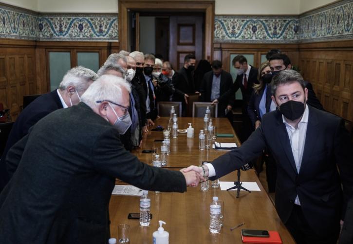 Ανδρουλάκης σε ΓΣΕΕ: Προτεραιότητα η αύξηση του κατώτατου μισθού – Δίκαιη κατανομή ενεργειακού κόστους