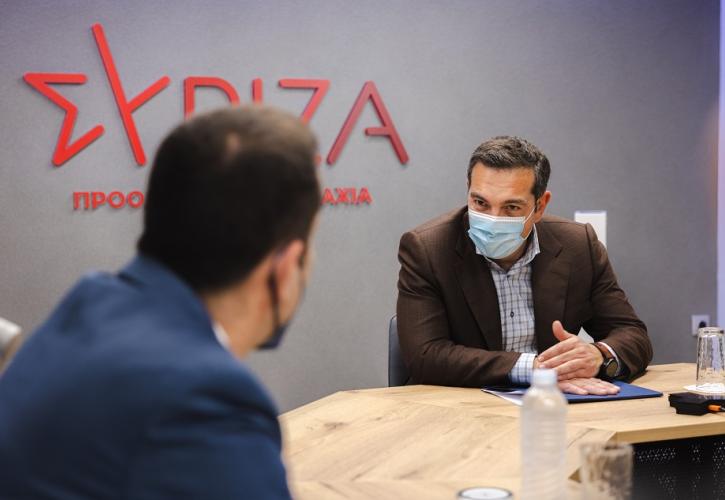 Τσίπρας σε δημάρχους Αττικής: Να μην περάσουν άλλα κόστη σε καταναλωτές και πολίτες, να ενισχυθούν οι δήμοι