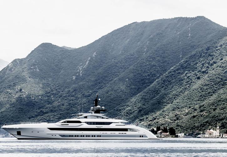 Ρώσοι ολιγάρχες παίρνουν τα yacht από την Ευρώπη για να γλιτώσουν την κατάσχεση