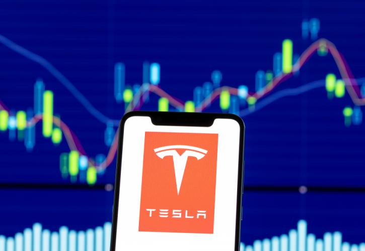 Η Tesla σχεδιάζει διάσπαση της μετοχής της για απόδοση μερίσματος στους μετόχους
