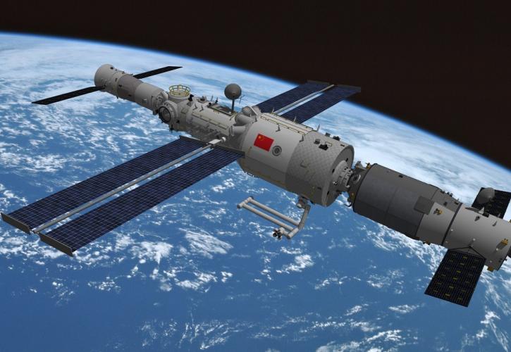 Κίνα: Επέστρεψαν στη Γη οι τρεις αστροναύτες της αποστολής Shenzou-13
