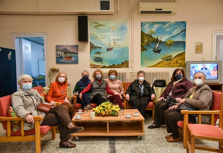 Δήμος Αθηναίων: Ανοίγουν ξανά τις πόρτες τους οι 25 Λέσχες Φιλίας στις γειτονιές της Αθήνας