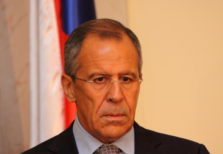 Λαβροφ: Όλοι θα υποφέρουν από τον «ολοκληρωτικό υβριδικό πόλεμο» που έχει κηρύξει η Δύση στη Ρωσία