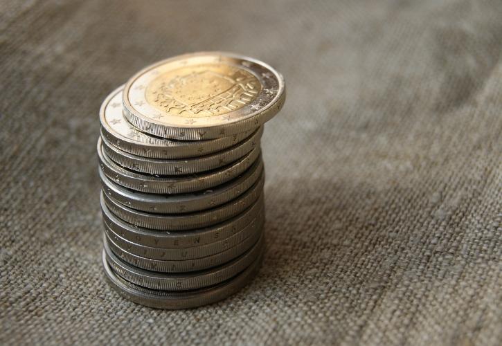 Σε χαμηλό 5 ετών το ευρώ έναντι του δολαρίου