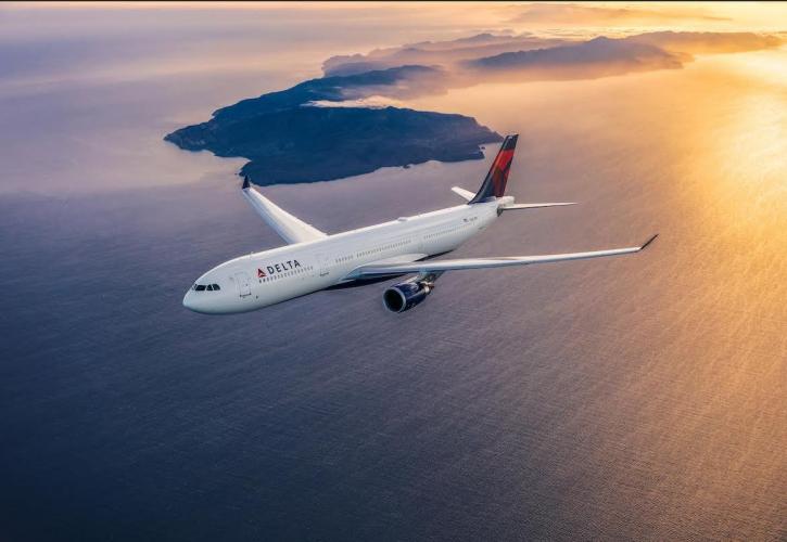 Delta Airlines: Διπλασίασε τα κέρδη τριμήνου με ώθηση από τα διεθνή ταξίδια