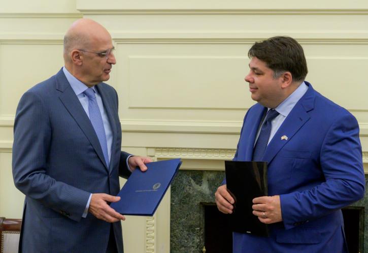Δένδιας με Τσούνη για συμφωνία Ελλάδας-ΗΠΑ: Ορόσημο στις διμερείς στρατηγικές σχέσεις