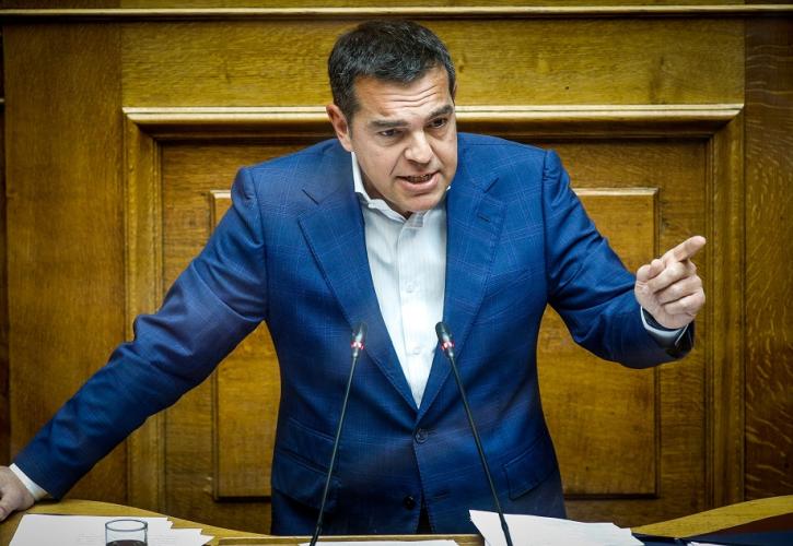 Τσίπρας στη Βουλή: Προστατεύουν τα κέρδη των μεγάλων επιχειρήσεων, όχι το περιβάλλον