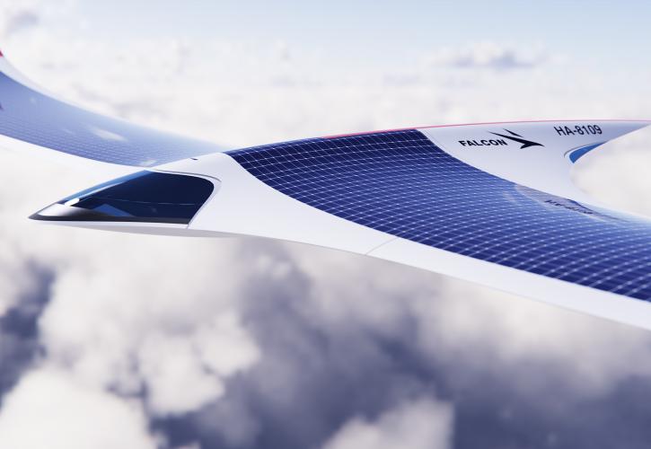 Το ηλιακό αεροπλάνο Falcon Solar μοιάζει να βγήκε από ταινία της Marvel