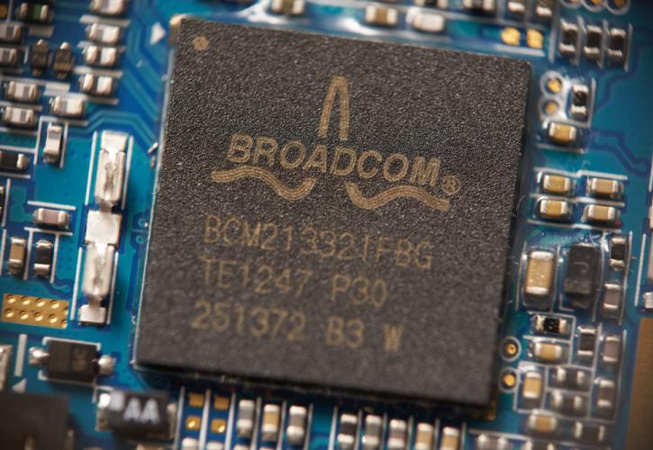 Σε συζητήσεις για την εξαγορά της VMware η Broadcom