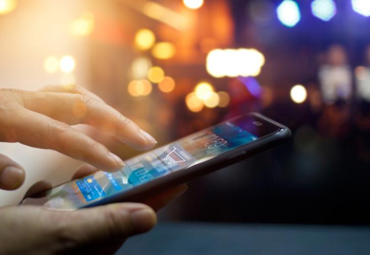Καλπάζουν οι πληρωμές μέσω κινητού – Πάνω από 1 εκατ. καταναλωτές μεταφέρουν χρήματα χωρίς τη χρήση IBAN
