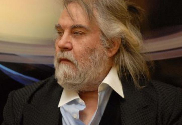 Πέθανε ο Έλληνας μουσικός και συνθέτης Βαγγέλης Παπαθανασίου