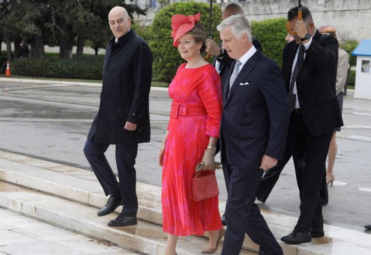 Στο Προεδρικό Μέγαρο το βασιλικό ζεύγος του Βελγίου - Συνάντηση με τον Κυριάκο Μητσοτάκη