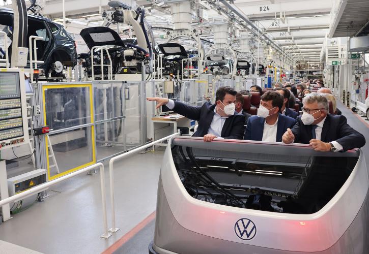 Οι Υπουργοί Εργασίας της G7 στο κεντρικό εργοστάσιο της Volkswagen