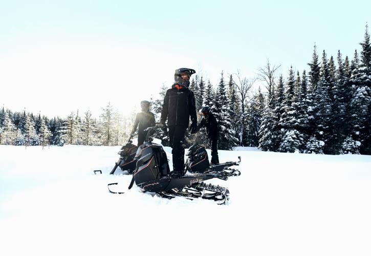 Το πρώτο snowmobile όρθιας οδήγησης στον κόσμο είναι γεγονός