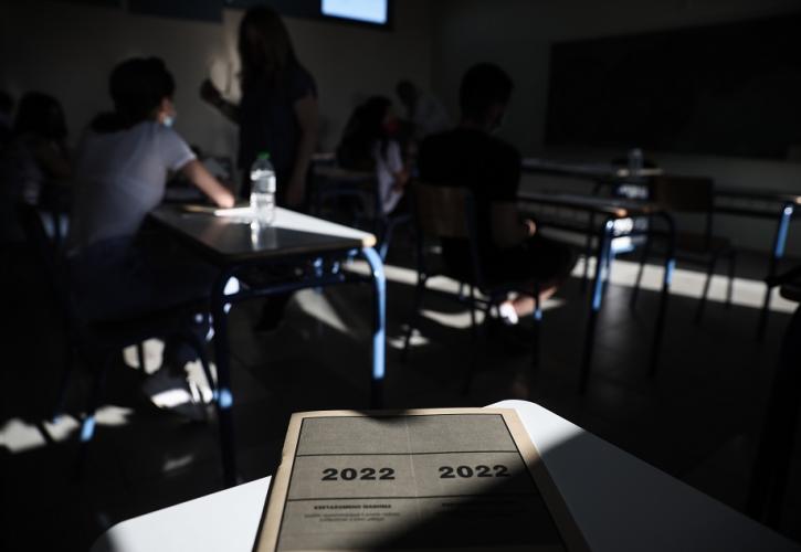 Πανελλαδικές: Πώς να προστατεύσετε τα μάτια σας από το διάβασμα