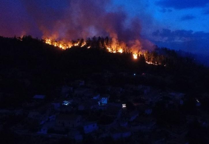 Σε εξέλιξη πυρκαγιά στη Θάσο - Υπό έλεγχο οι φωτιές σε Ηλεία, Κόρινθο