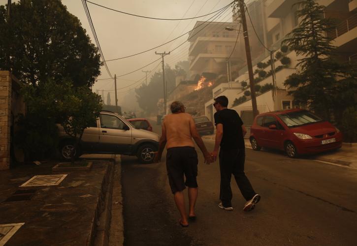 Διακοπές κυκλοφορίας στο Πανόραμα Βούλας λόγω της πυρκαγιάς