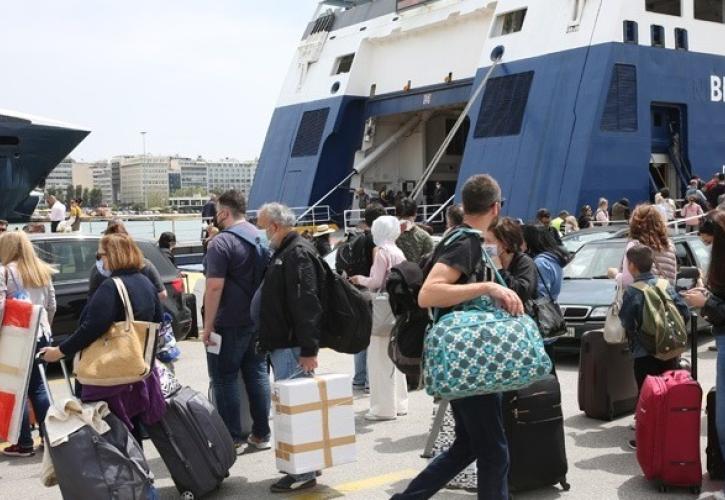 Φεύγουν μαζικά οι εκδρομείς του Αυγούστου