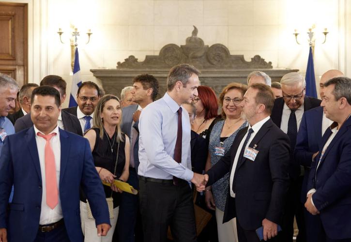 Μητσοτάκης: Eπιχορηγήσεις 500 εκατ. ευρώ σε μικρούς νησιωτικούς δήμους - Δρομολογείται το πρόγραμμα «Νέαρχος»