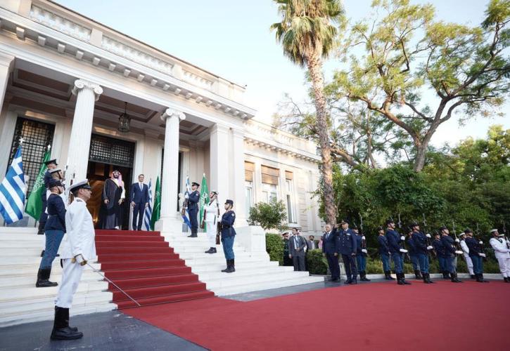 Κόκκινο χαλί, και γαμοπίλαφο για τον Πρίγκιπα-Διάδοχο της ΣΑ - Το challenge της Δόμνας - Όλοι στον Βενιζέλο