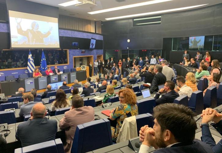 Τί είδε ο Ανδρέας στο Στρασβούργο - Το νέο βιβλίο του Νίκου - Τα κιλά του Mike Pompeo