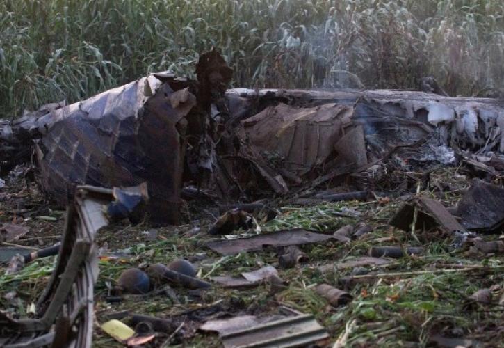 Πτώση Antonov: Απομακρύνονται τα συντρίμμια - Δύσκολη η προσπάθεια εντοπισμού των πυρομαχικών