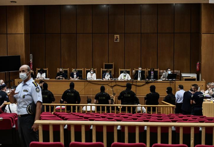 Δίκη Χρυσής Αυγής: Διακόπηκε για τις 26 Ιουλίου, για το αίτημα αναβολής του Μιχαλολιάκου