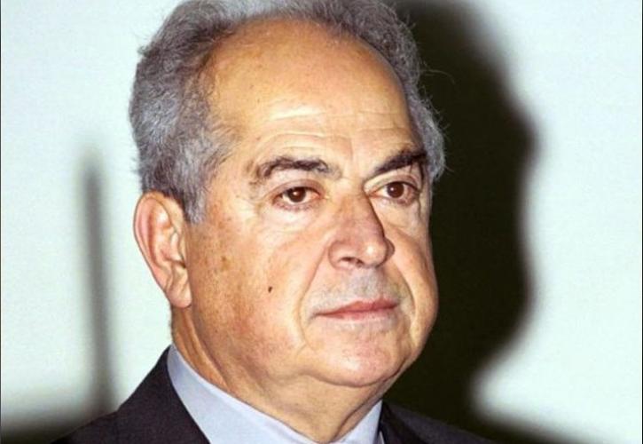 Πέθανε ο πρώην υφυπουργός του ΠΑΣΟΚ και αρχηγός ΓΕΑ Δημήτρης Αποστολάκης