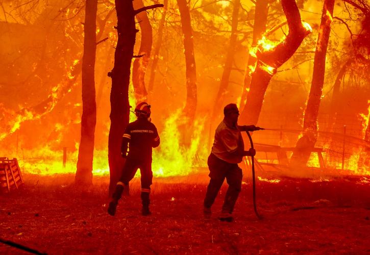 Πολύ υψηλός κίνδυνος πυρκαγιάς αύριο για πέντε περιφέρειες της χώρας