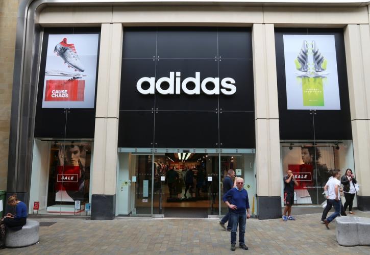 Η Adidas υποβάθμισε τις προβλέψεις κερδών για το 2022 λόγω της Κίνας - Στο -5% η μετοχή