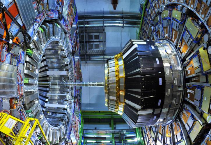 Επιστήμη: Ανακαλύφθηκαν στο CERN νέα «εξωτικά» σωματίδια, ένα νέο πεντακουάρκ και δύο τετρακουάρκ