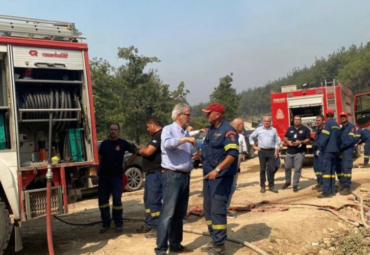 Πυρκαγιά στη Δαδιά: Νοτιοδυτικά το κύριο μέτωπο