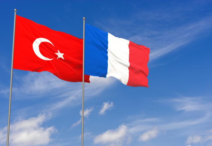 Η Γαλλία στέλνει ένα νοσοκομείο εκστρατείας και άλλους 83 διασώστες στην Τουρκία