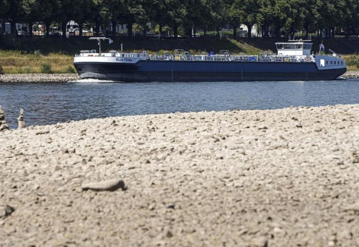 Γερμανία: Κυκλοφοριακή συμφόρηση στον ποταμό Ρήνο - Φορτηγίδα απέκλεισε τις διελεύσεις