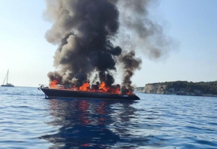 Βυθίστηκε το ιστιοφόρο σκάφος βορειοανατολικά των Αντίπαξων μετά από πυρκαγιά