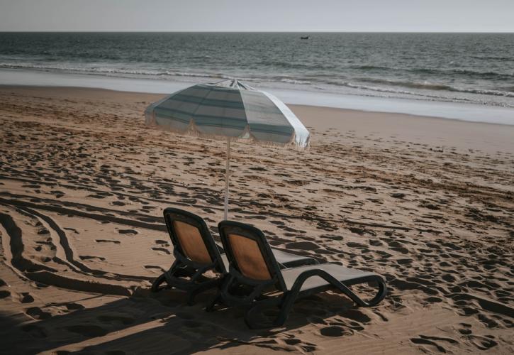 «Retro Beach Motelier»: Πώς μπορείτε να πληρωθείτε για να πάτε στην παραλία