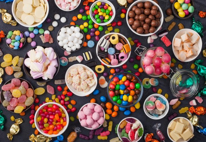 Candy Funhouse: Αναζητά εργαζόμενο που θα δοκιμάζει γλυκά - Με τηλεργασία και μισθό 78.000 τον χρόνο