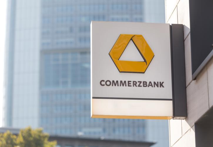 Commerzbank: Σε επίπεδο ρεκόρ τα καθαρά έσοδα από τόκους, λόγω των υψηλότερων επιτοκίων