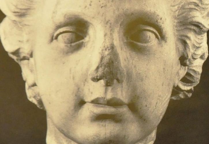 Πασχαλίδης: Η άγνωστη "μαρμάρινη κεφαλή παιδιού από τις στάχτες της Σμύρνης" εικονοποιεί τα ανήλικα θύματα που δεν βρέθηκαν ποτέ