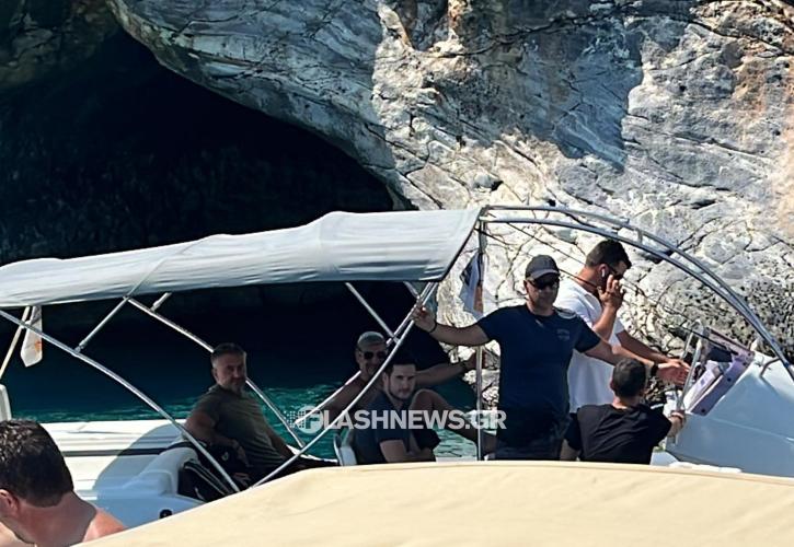 Στην παραλία των Μαρμάρων στα Σφακιά βρέθηκε ο Κυριάκος Μητσοτάκης