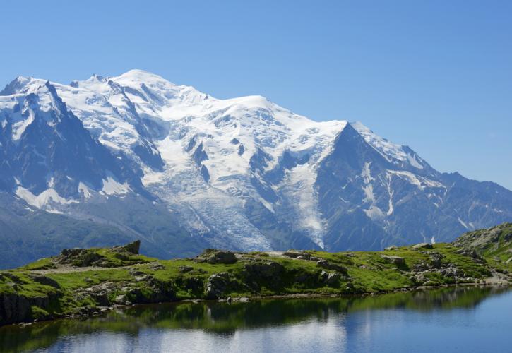 Γάλλος δήμαρχος απειλεί να βάλει «εισιτήριο» 15.000 ευρώ στους αναρριχητές του όρους Mont Blanc