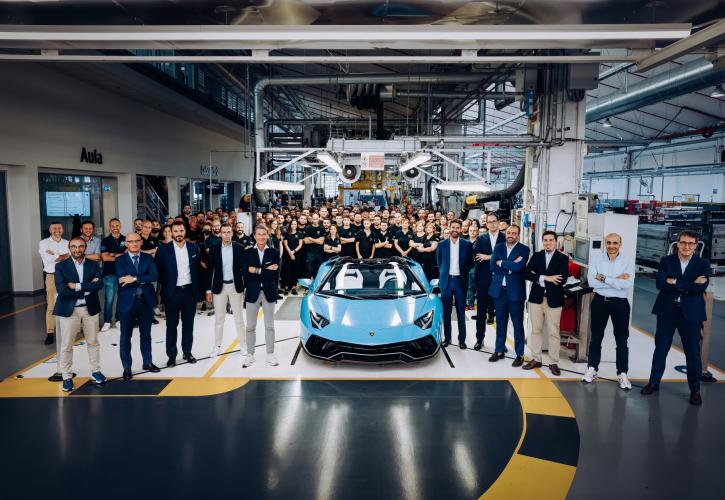 Η Lamborghini αποχαιρετά την Aventador για δεύτερη φορά