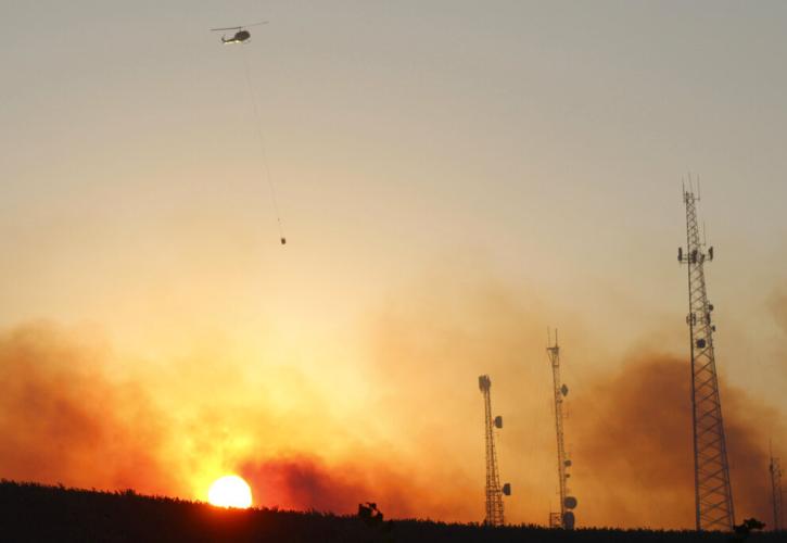 Στις φλόγες οι δυτικές ΗΠΑ - Κάτοικοι και σπίτια απειλούνται από τεράστιες πυρκαγιές