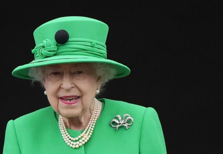 Αγωνία για τη Βασίλισσα Ελισάβετ: Όλη η οικογένειά της στο πλευρό της - Συναγερμός στο Ηνωμένο Βασίλειο