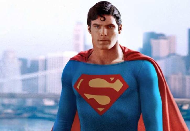 Η στολή του Christopher Reeve στο Superman ψάχνει νέο υπερήρωα