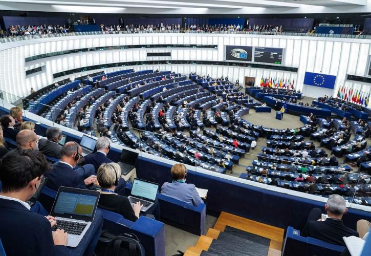 Ευρωκοινοβούλιο: «Ναι» στην άρση ασυλίας των Μάρκ Ταραμπέλα και Αντρέα Κοτσολίνο