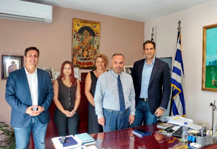 Energean: Δωρεά σχολικών ειδών σε μαθητές στην Καβάλα, την Θάσο και την Ζίτσα Ιωαννίνων