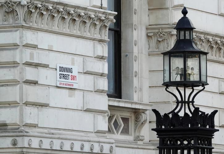 Βρετανία: Ο ΥΠΟΙΚ ζητά τη στήριξη των βουλευτών των Τόρις, με «μπαμπούλα» την άνοδο των Εργατικών