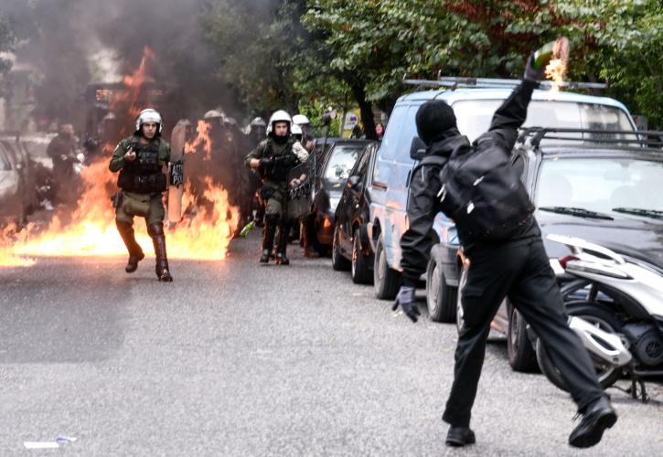 Βιασμός 12χρονης στον Κολωνό: Επεισόδια στην πορεία - Την Δευτέρα στην Ανακρίτρια ο τρίτος συλληφθείς